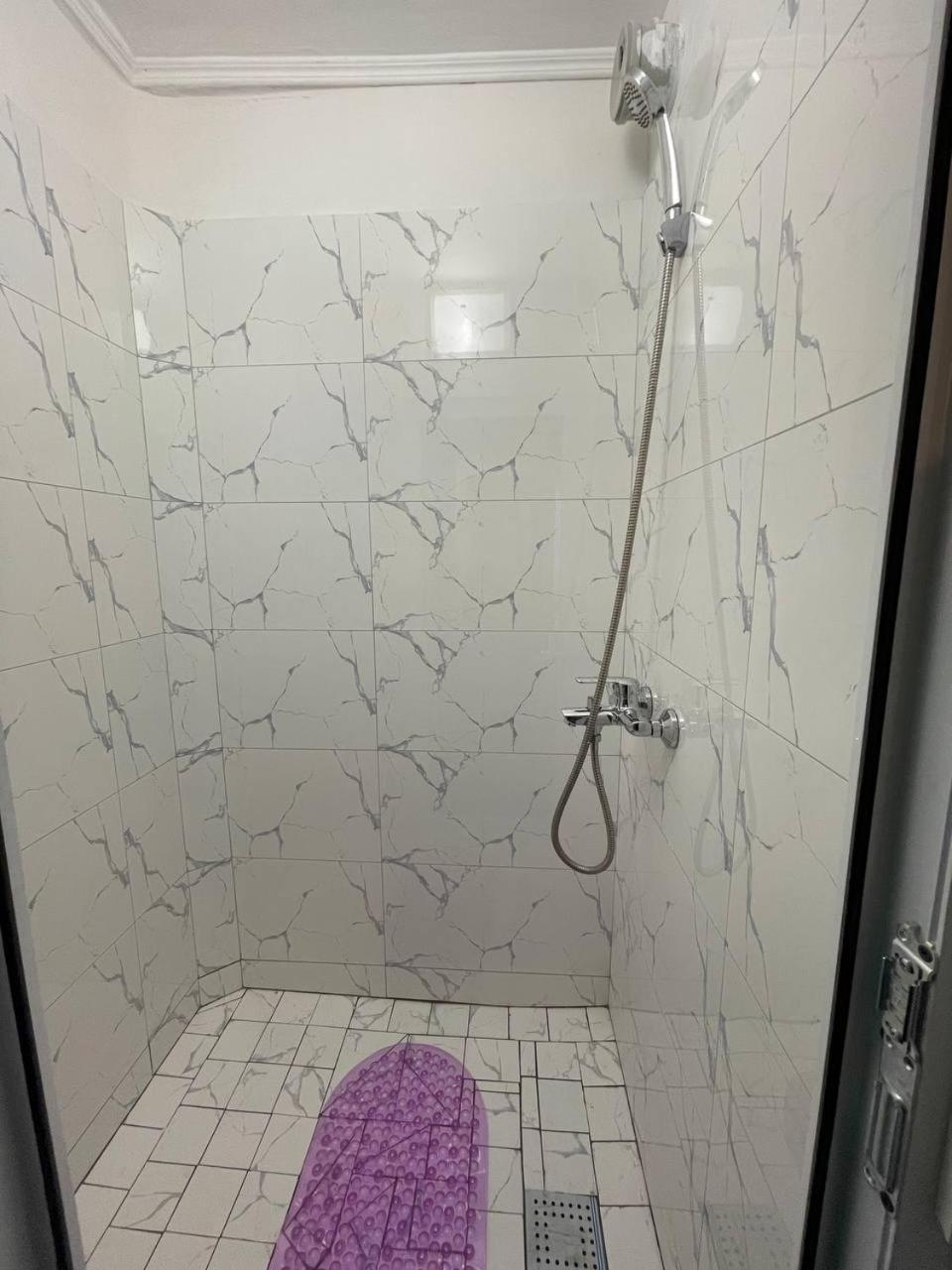 West Point Premium Hostel Almaty Bagian luar foto