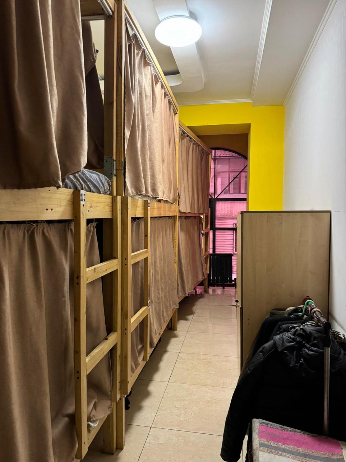 West Point Premium Hostel Almaty Bagian luar foto