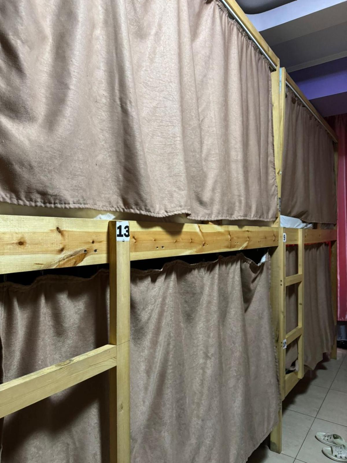 West Point Premium Hostel Almaty Bagian luar foto
