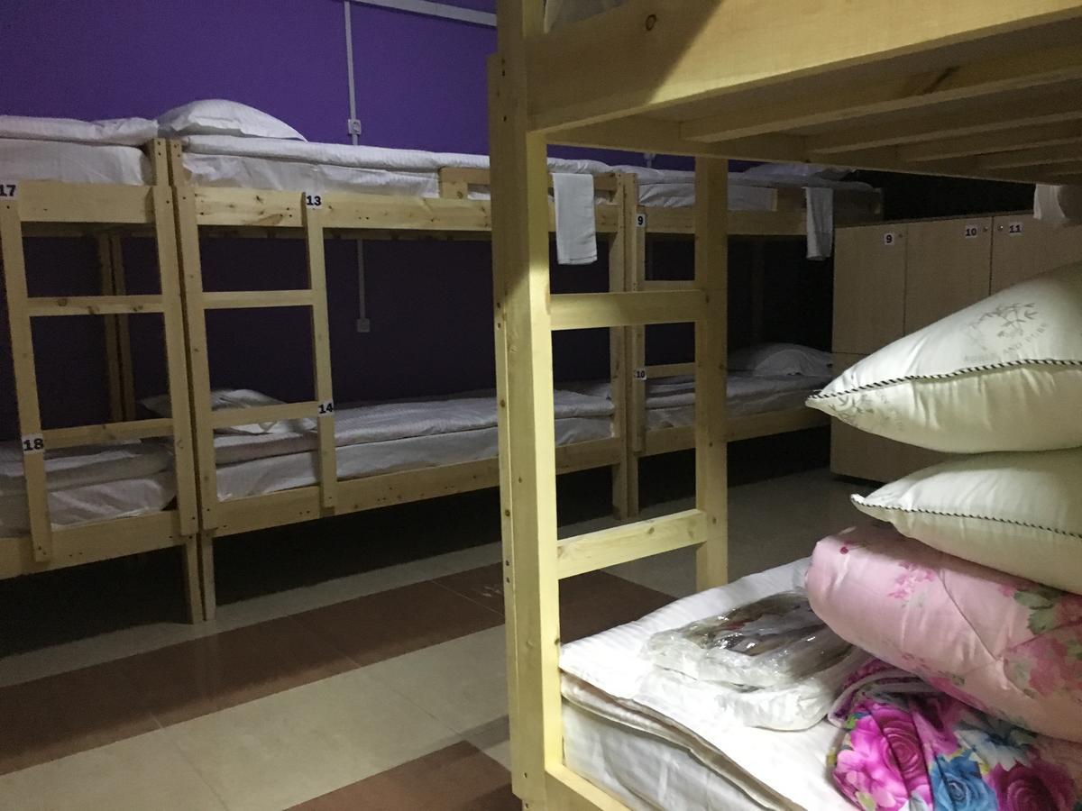 West Point Premium Hostel Almaty Bagian luar foto