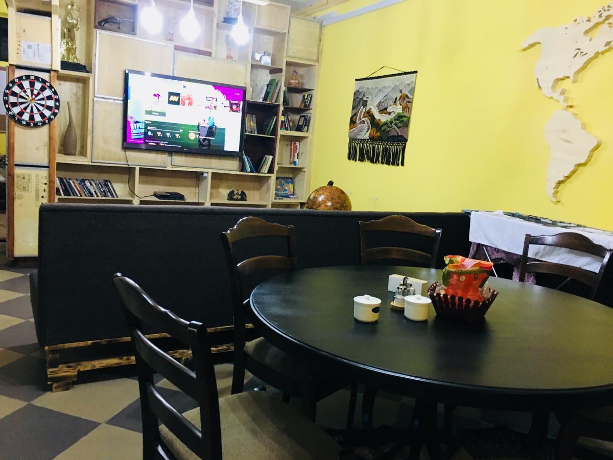 West Point Premium Hostel Almaty Bagian luar foto