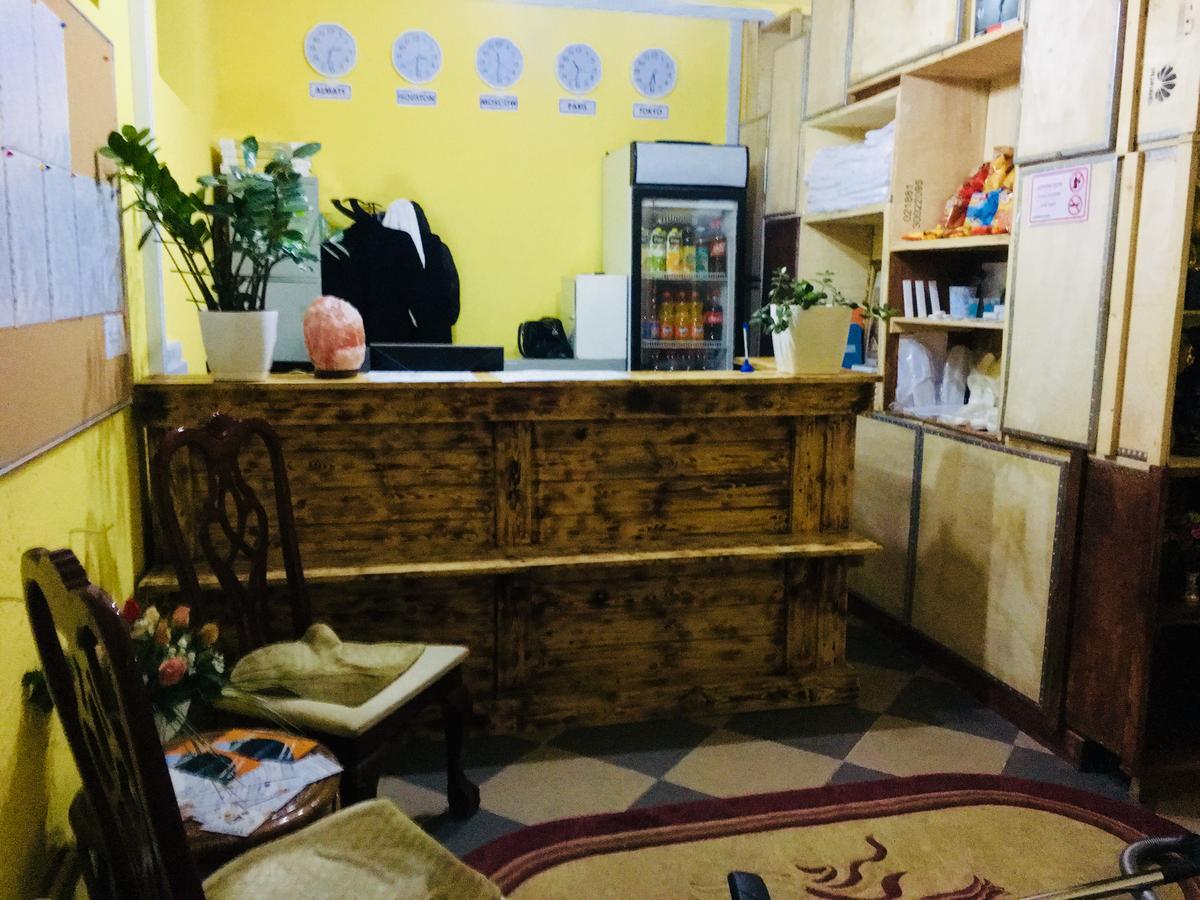 West Point Premium Hostel Almaty Bagian luar foto