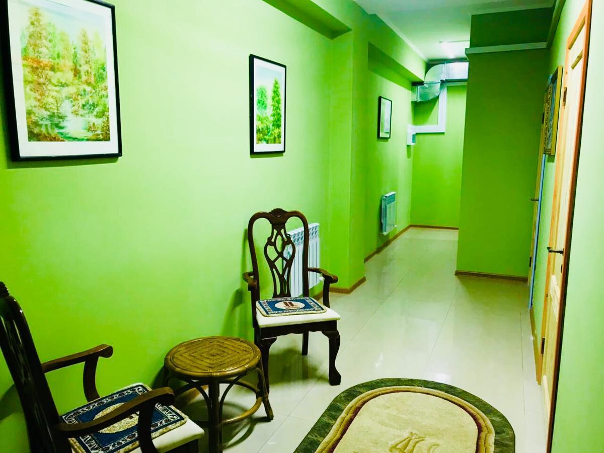 West Point Premium Hostel Almaty Bagian luar foto