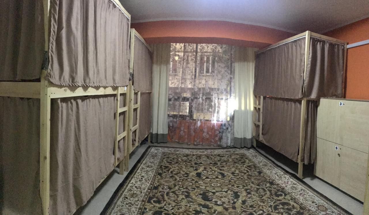 West Point Premium Hostel Almaty Bagian luar foto