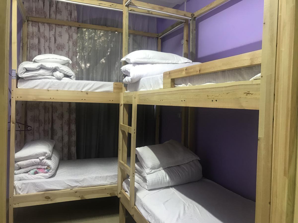 West Point Premium Hostel Almaty Bagian luar foto