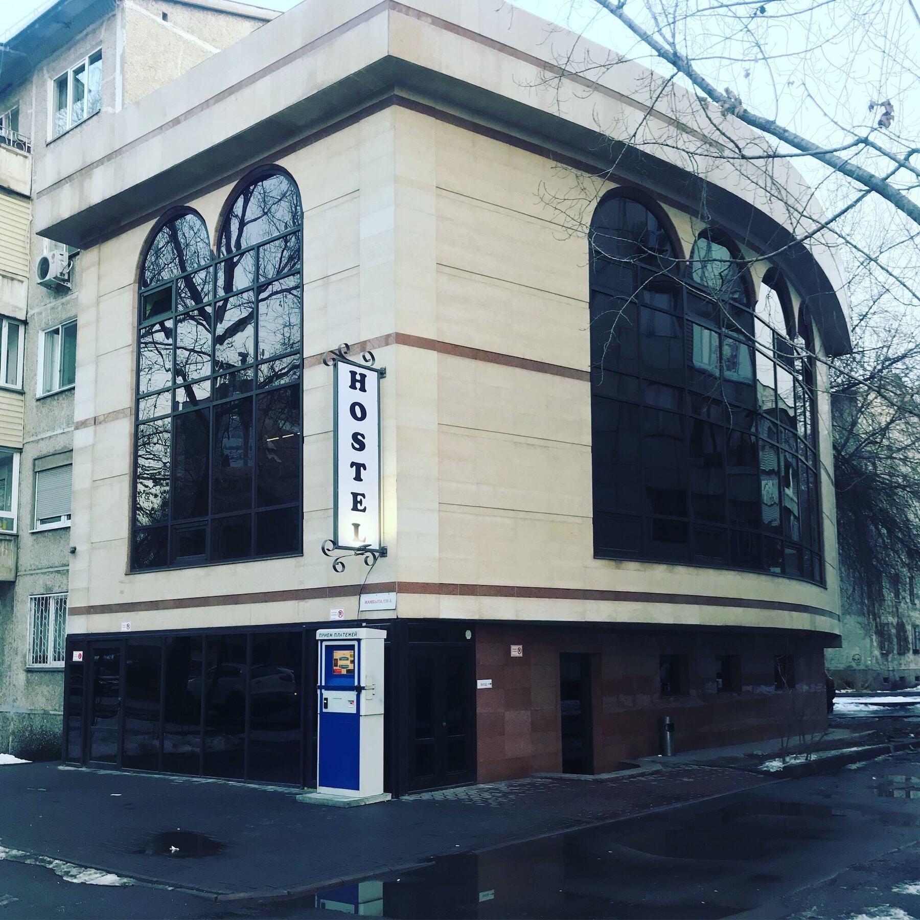 West Point Premium Hostel Almaty Bagian luar foto